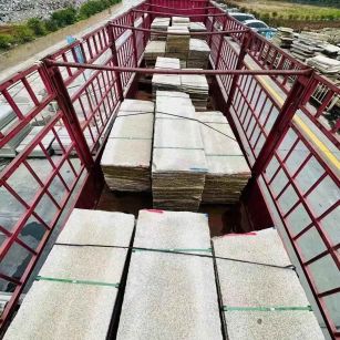 唐山 黄金麻花岗岩荔枝面，光面毛板装车完成