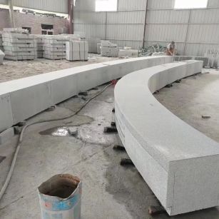 唐山芝麻白花岗岩石板材 园林光面弧形坐凳