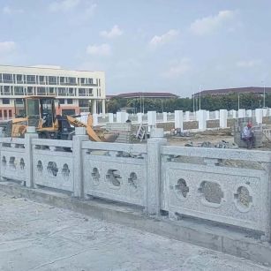 唐山 白麻花岗岩荔枝面河道栏杆