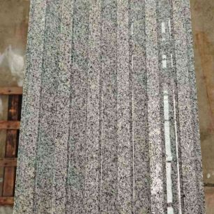 唐山 芝麻白花岗岩荔枝面雕刻盲道，盲条