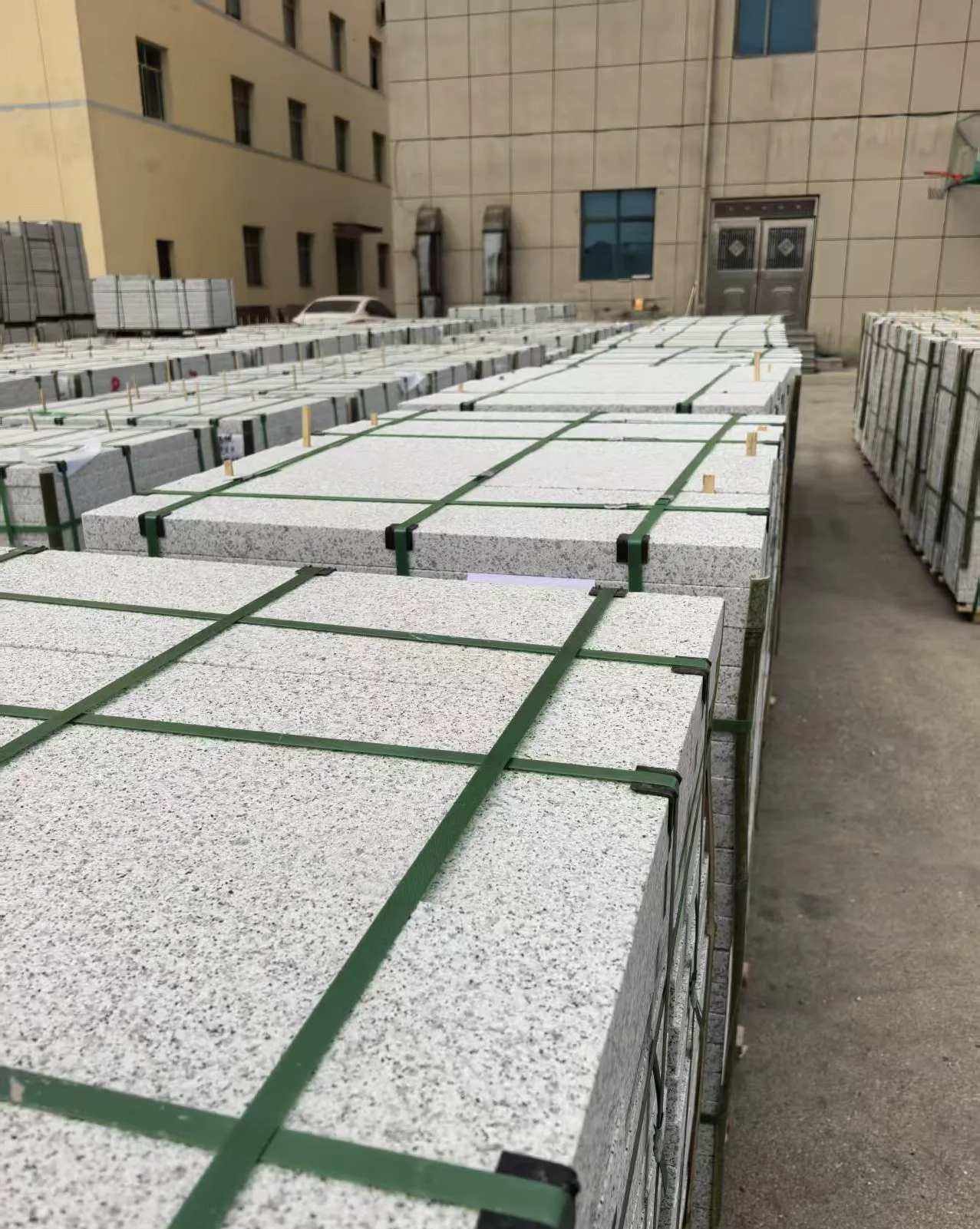 唐山 白麻花岗岩5.0公分荔枝面地铺石