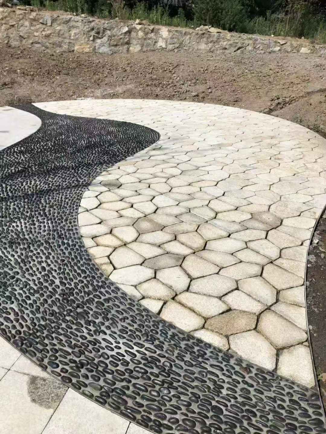 唐山 黄金麻冰裂纹地铺石工地铺装案例