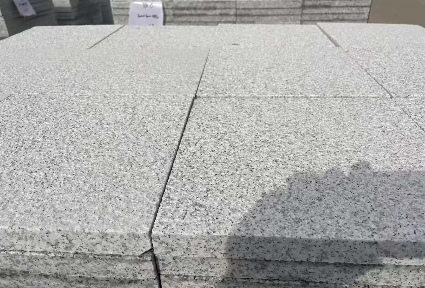 唐山 白麻花岗岩石材推荐 荔枝面地铺石