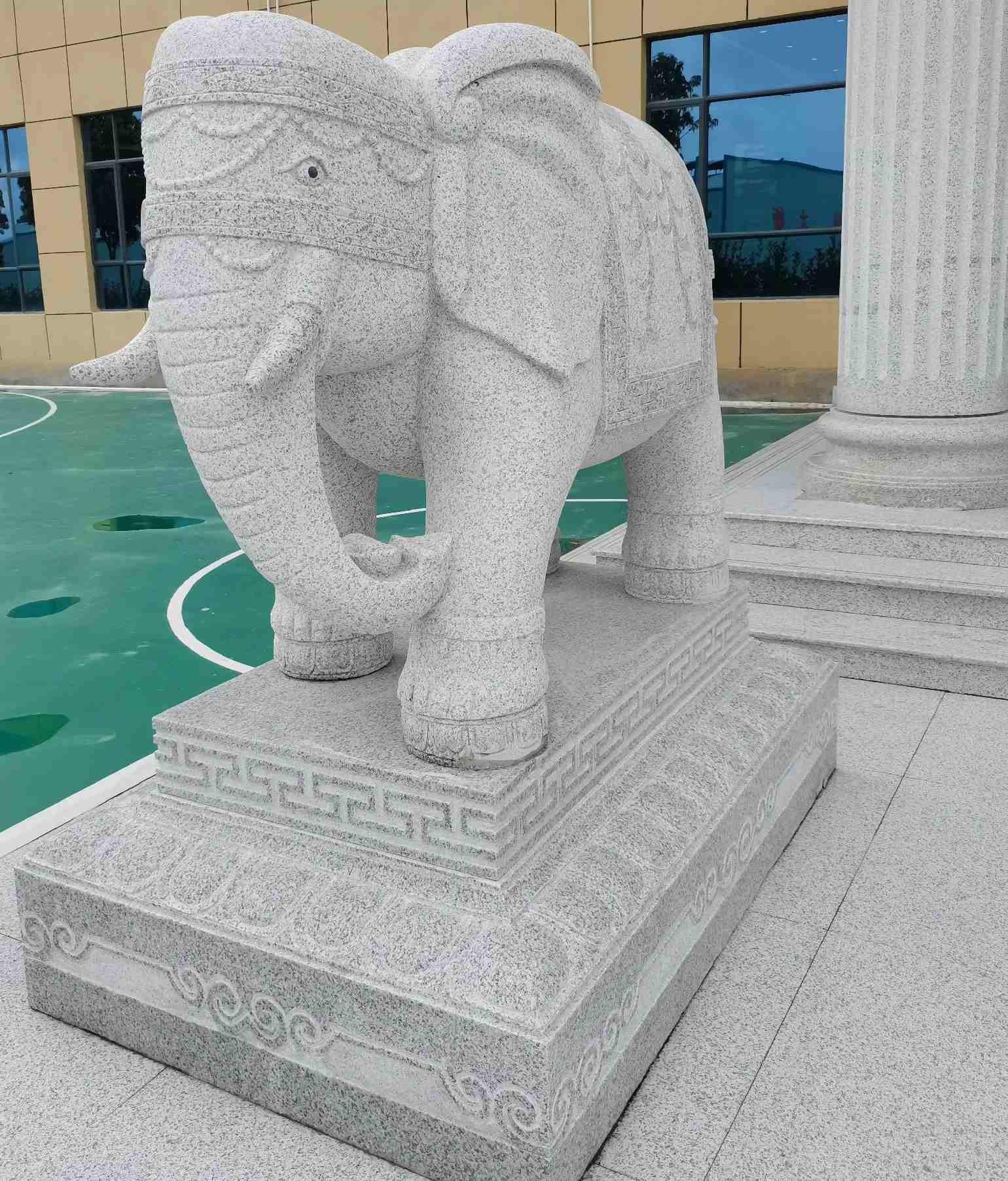 唐山 白麻花岗岩动物异形石雕-大象