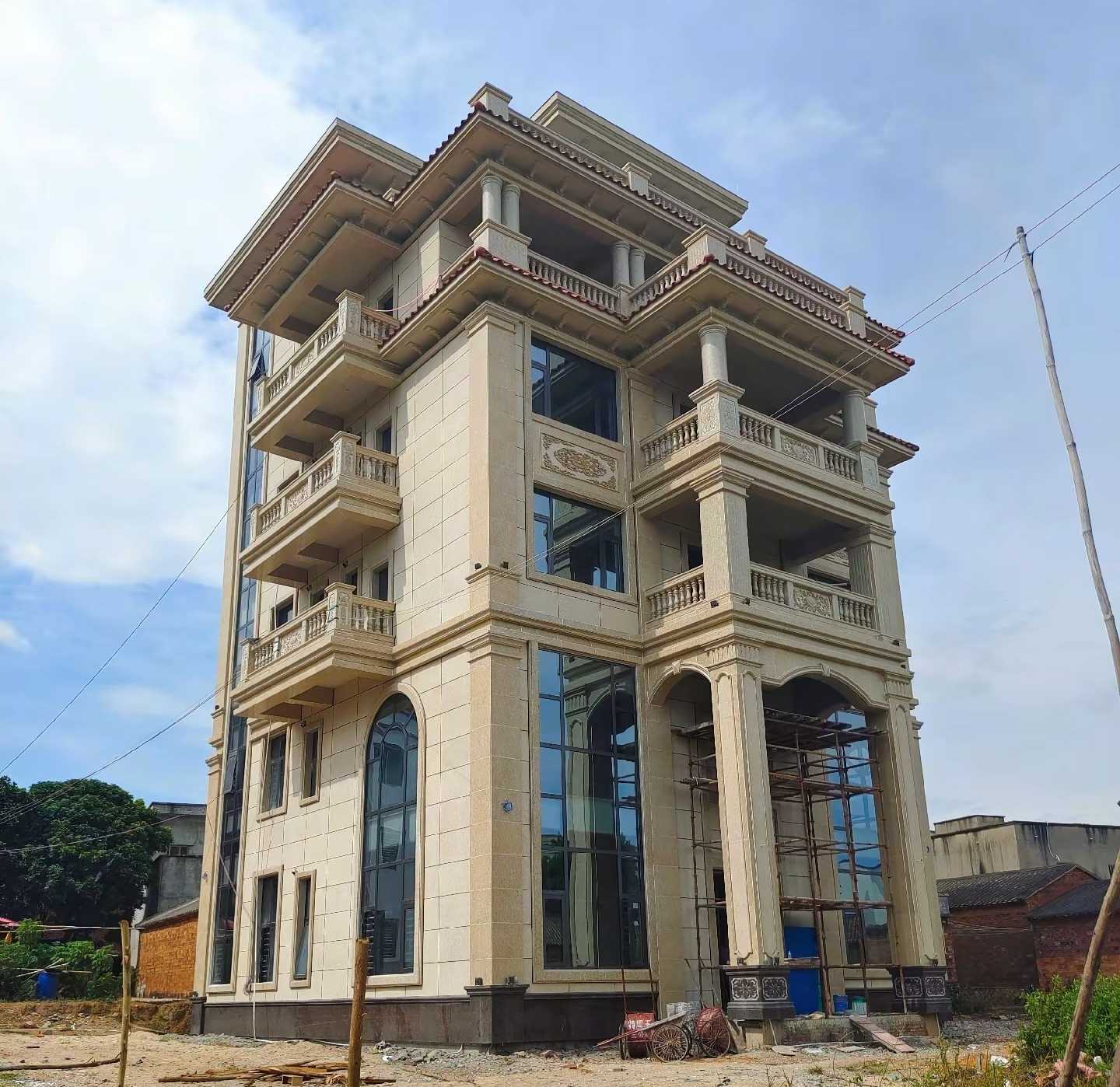 唐山 黄金麻花岗岩石材别墅外墙干挂搭配（雕花栏杆花瓶柱门楼罗马柱）