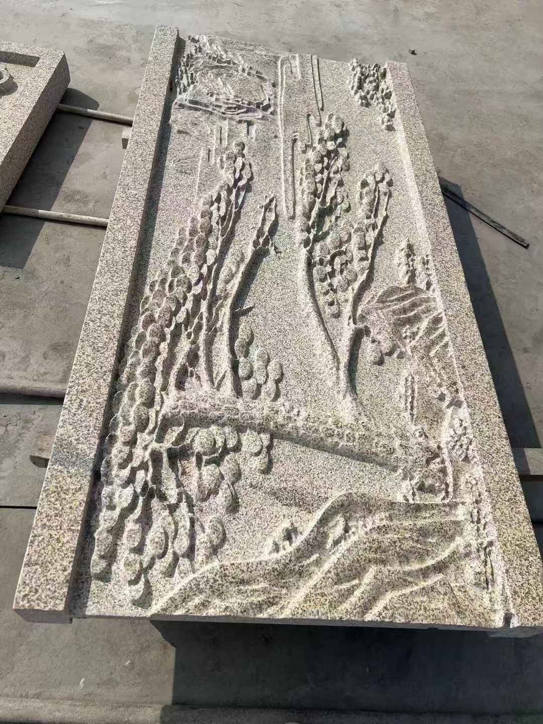 唐山 黄金麻雕刻板浮雕迎客松