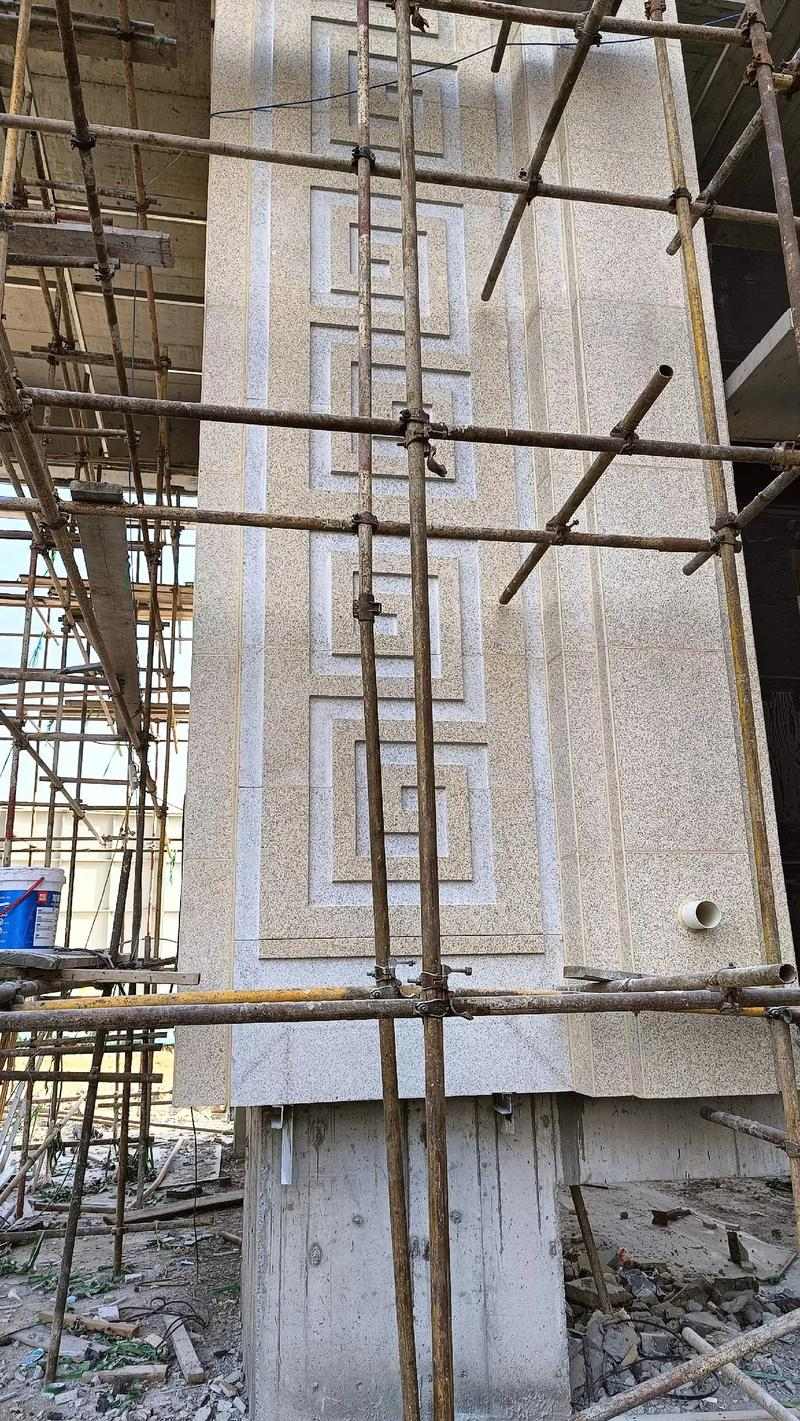 唐山 黄金麻花岗岩别墅外墙干挂回纹造型效果