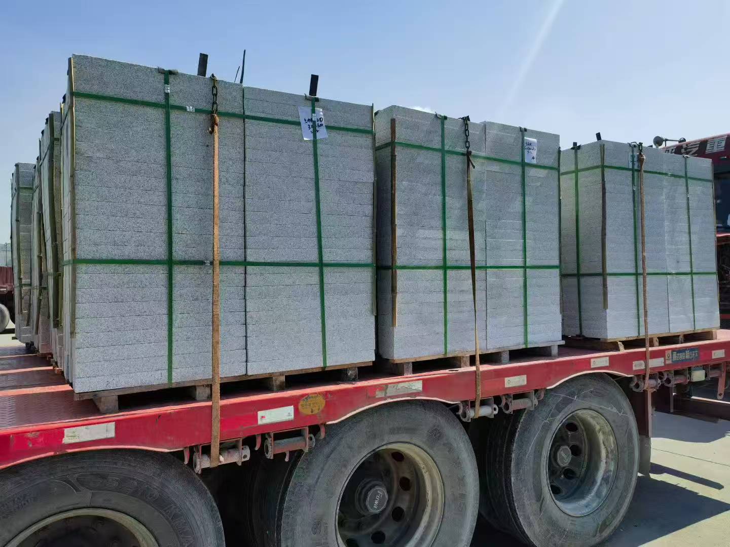 唐山芝麻白花岗岩出货日常地铺石