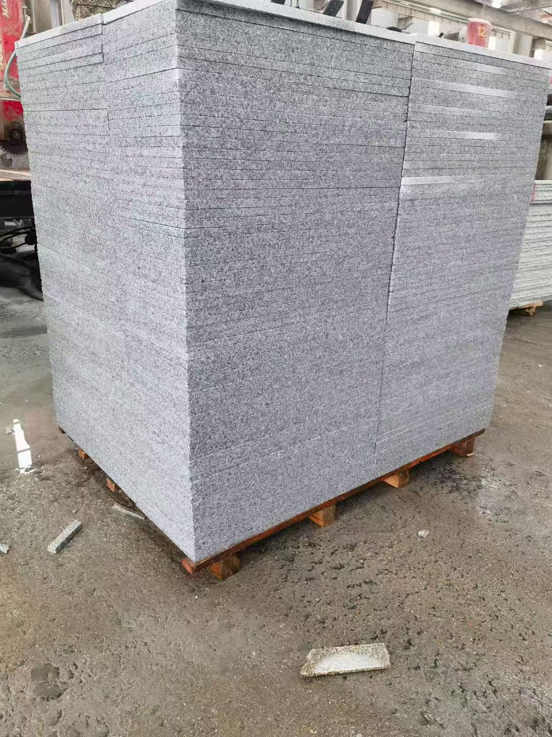 唐山 芝麻白火烧面1.8厚300*600地铺石，尺寸标准，厚薄均匀