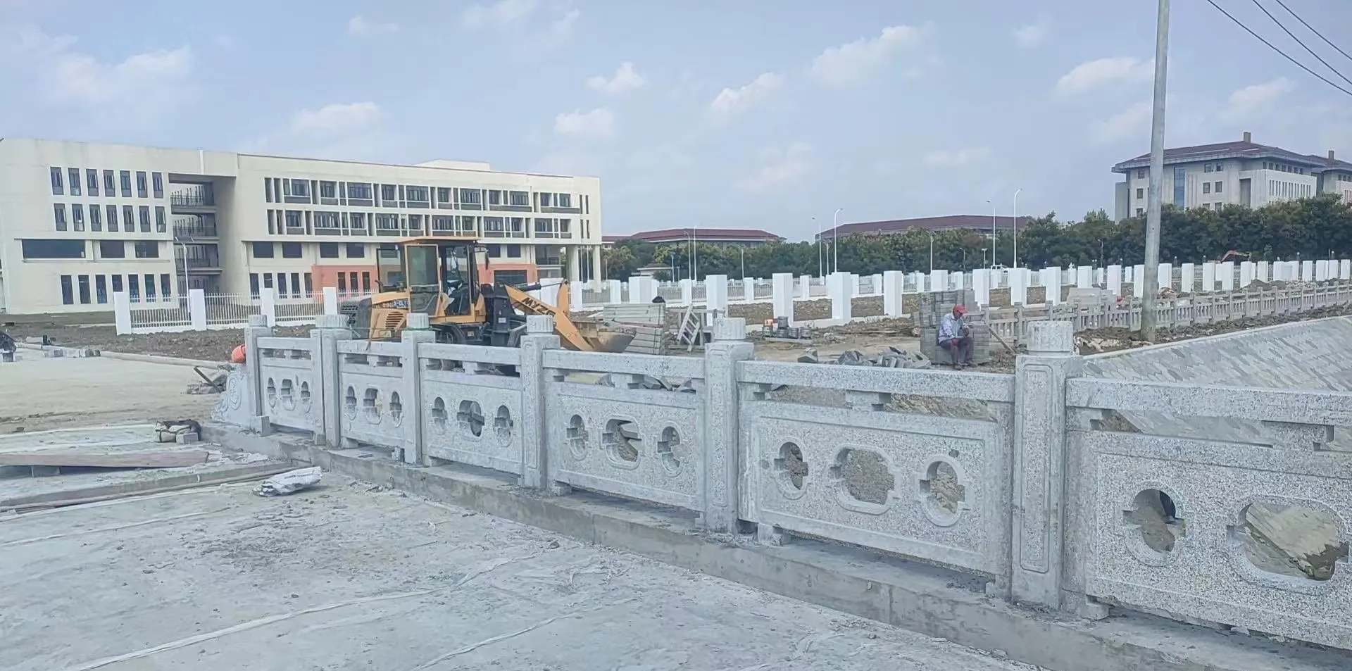 唐山 白麻花岗岩荔枝面河道栏杆