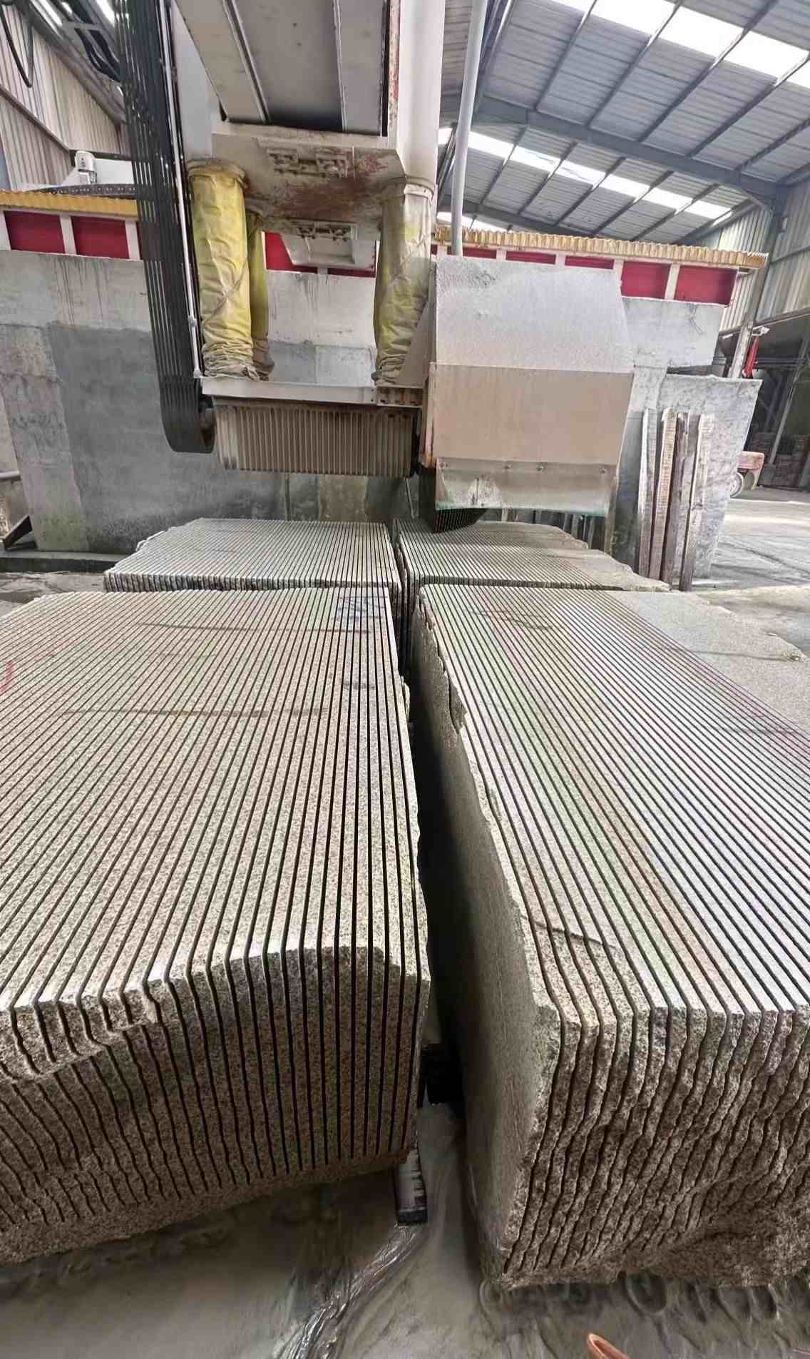 唐山 车间生产日常，黄金麻白麻花岗岩