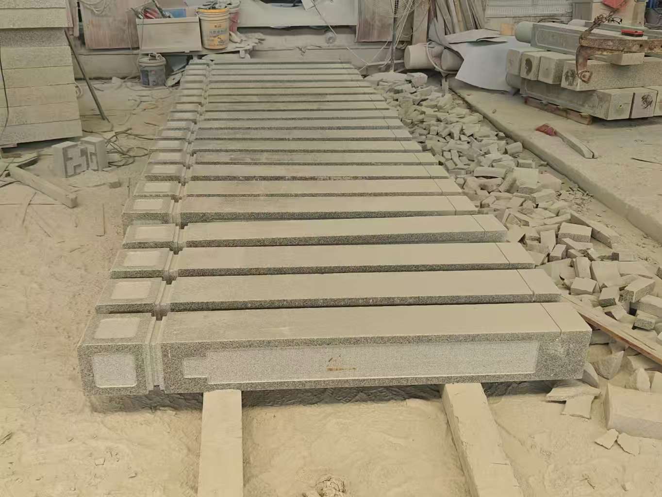 唐山 芝麻白异形加工雕刻-栏杆大柱，方柱